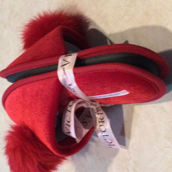 NWT Victoria Secret Slippers - Picture 2 of 4